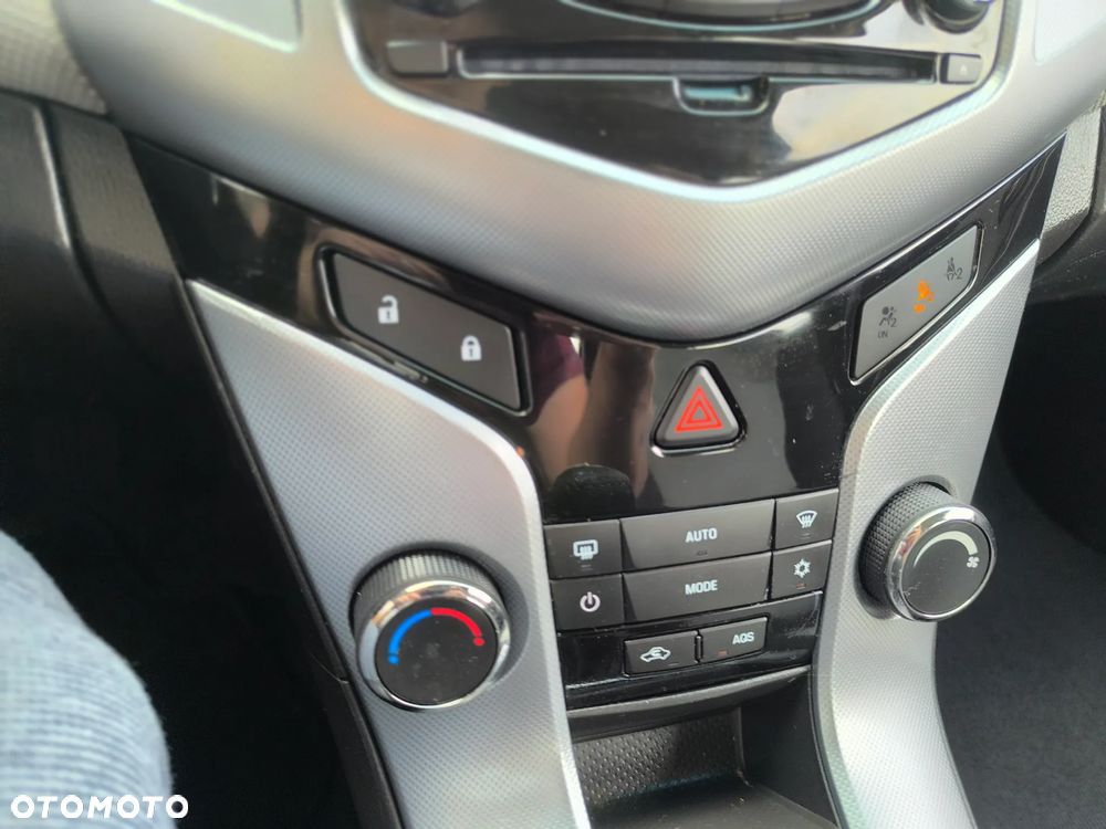 Chevrolet Cruze 1.8 LS - 17