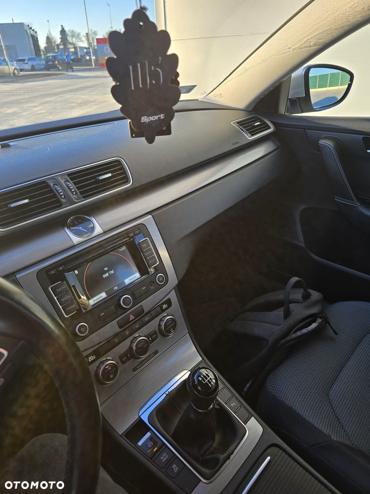 Volkswagen Passat 1.6 TDI Comfortline - 14