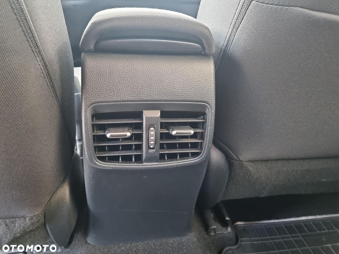 Toyota Corolla - 21
