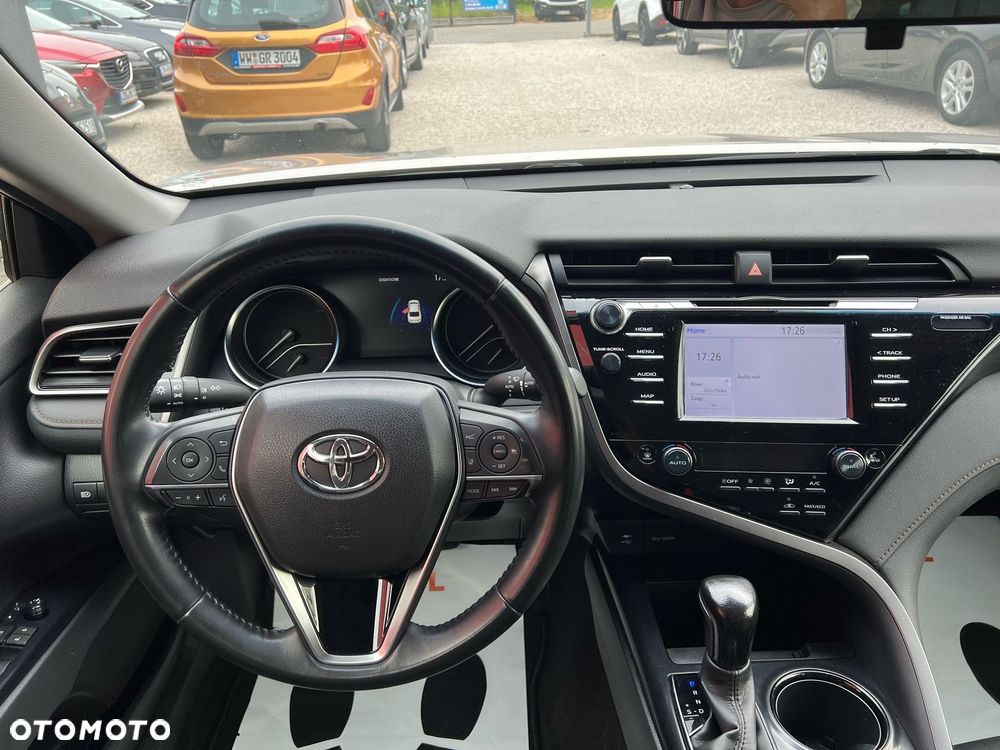 Toyota Camry 2.5 Hybrid Comfort CVT - 22
