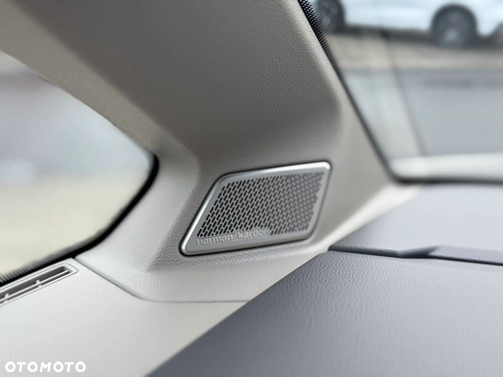 Volkswagen Multivan 2.0 TDI L2 Style DSG - 32