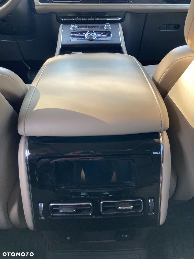 Lincoln Aviator - 14