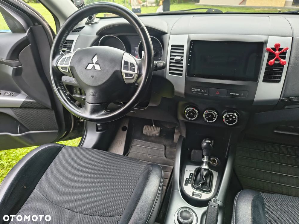 Mitsubishi Outlander 2010 photo 5
