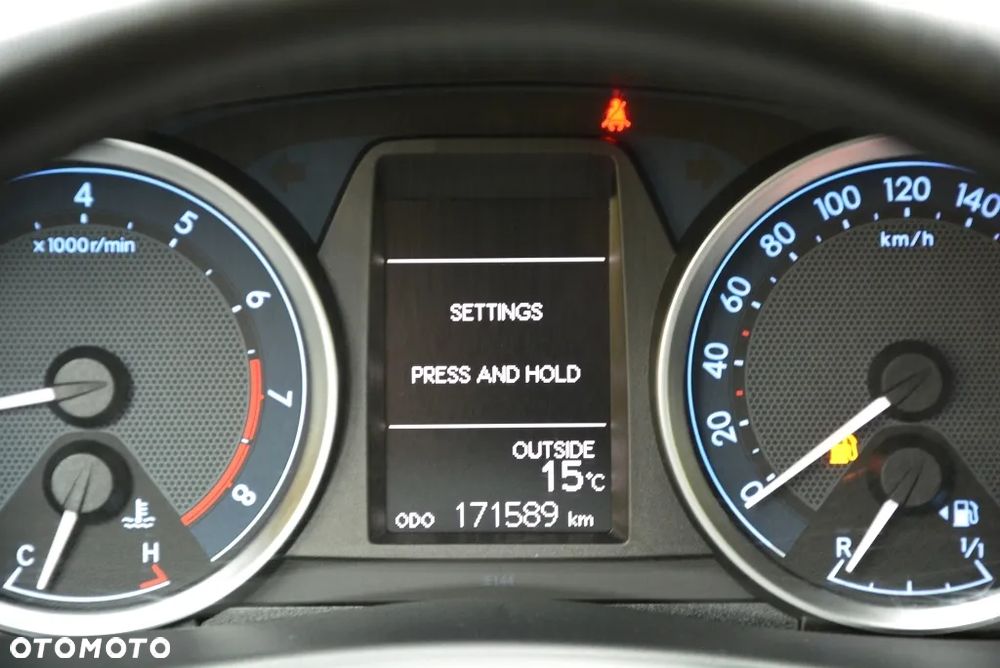 Toyota Auris 1.6 Premium Comfort - 24