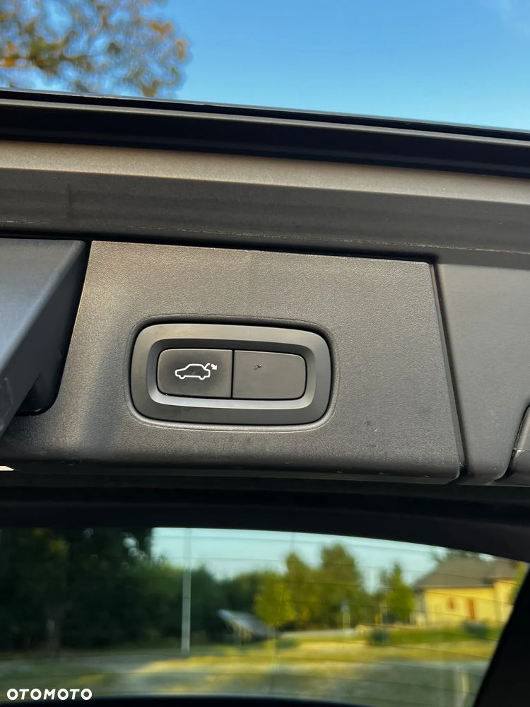 Volvo V90 D4 AWD Geartronic R Design - 17