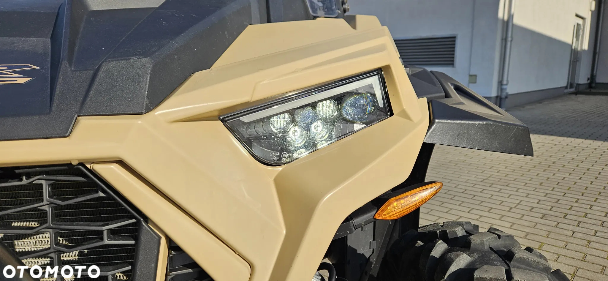 Polaris RZR - 6
