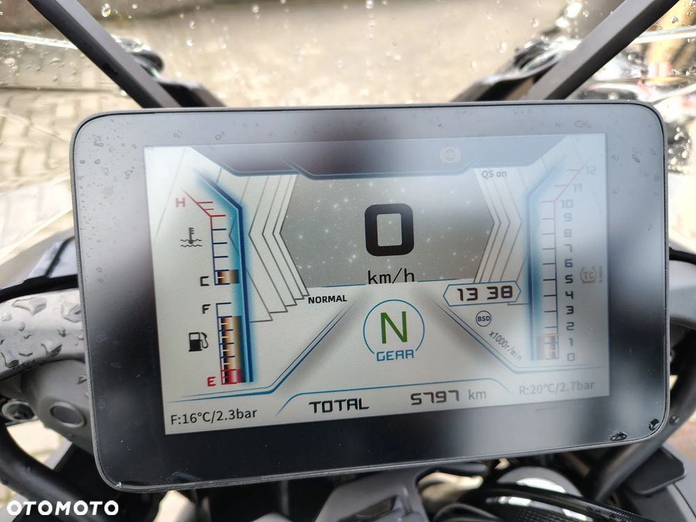 QJMOTOR SRT900SX - 16