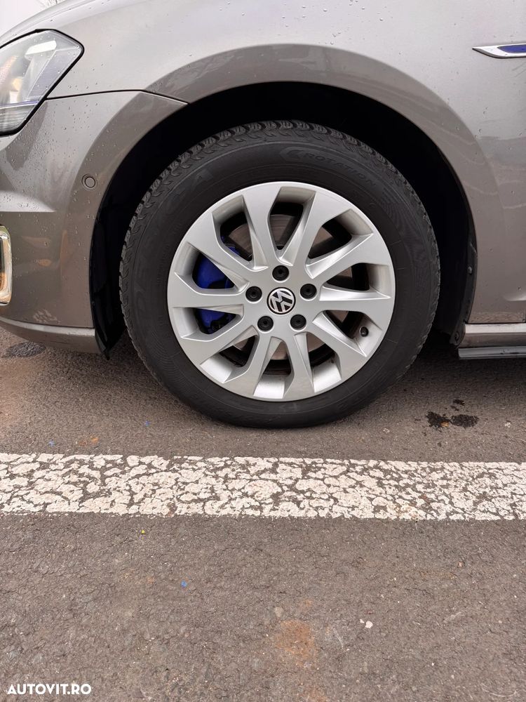 Volkswagen Golf - 34