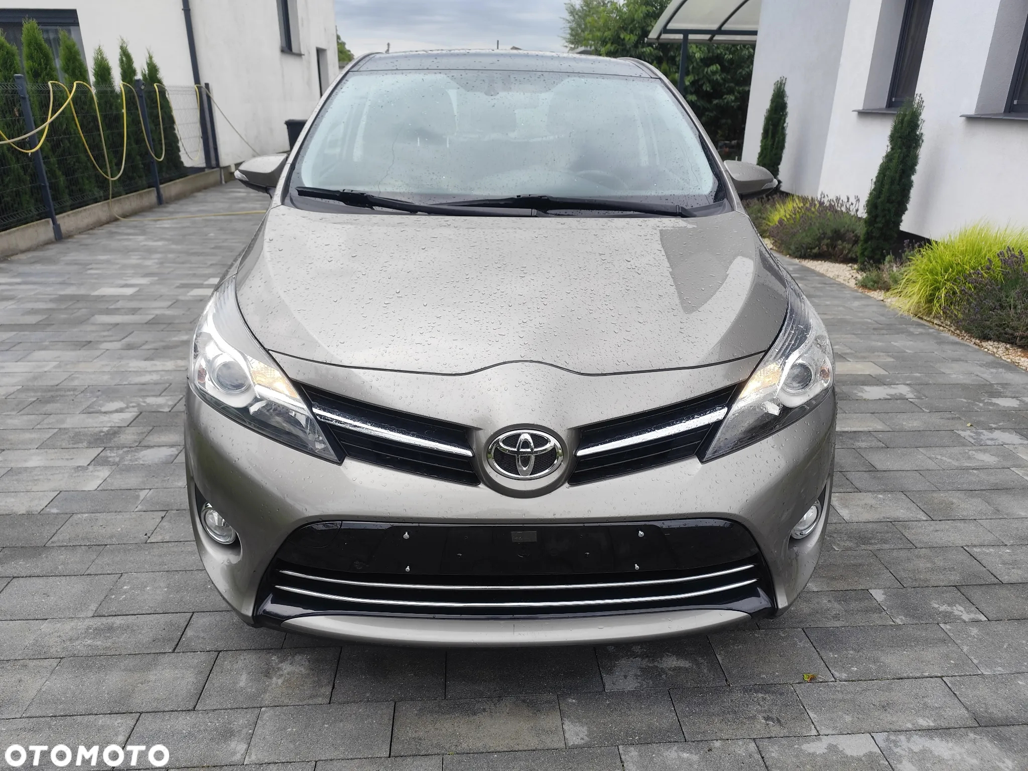 Toyota Verso - 2