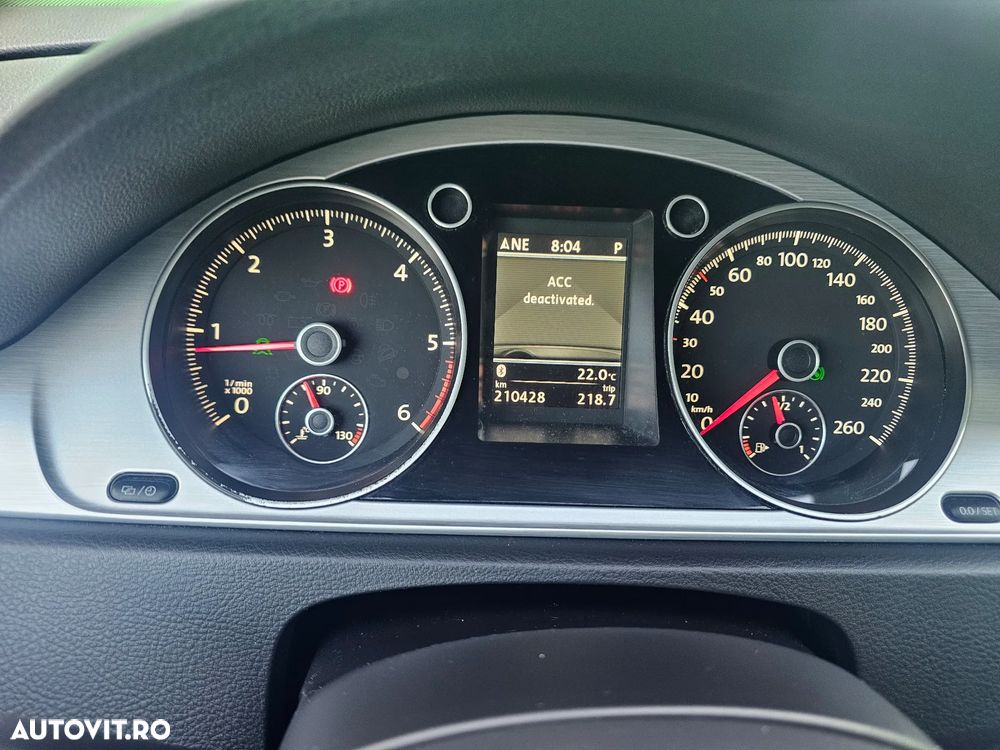 Volkswagen Passat - 8