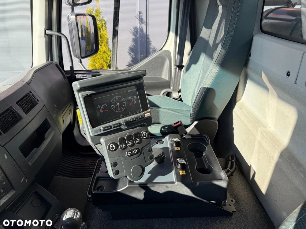 Volvo FL 15.250 Euro 6 // zamiatarka JOHNSTON VT652 //  BUCHER // odkurzacz , polewaczka - 33