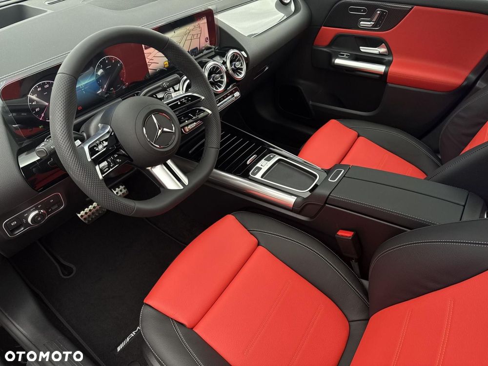 Mercedes-Benz GLA - 11