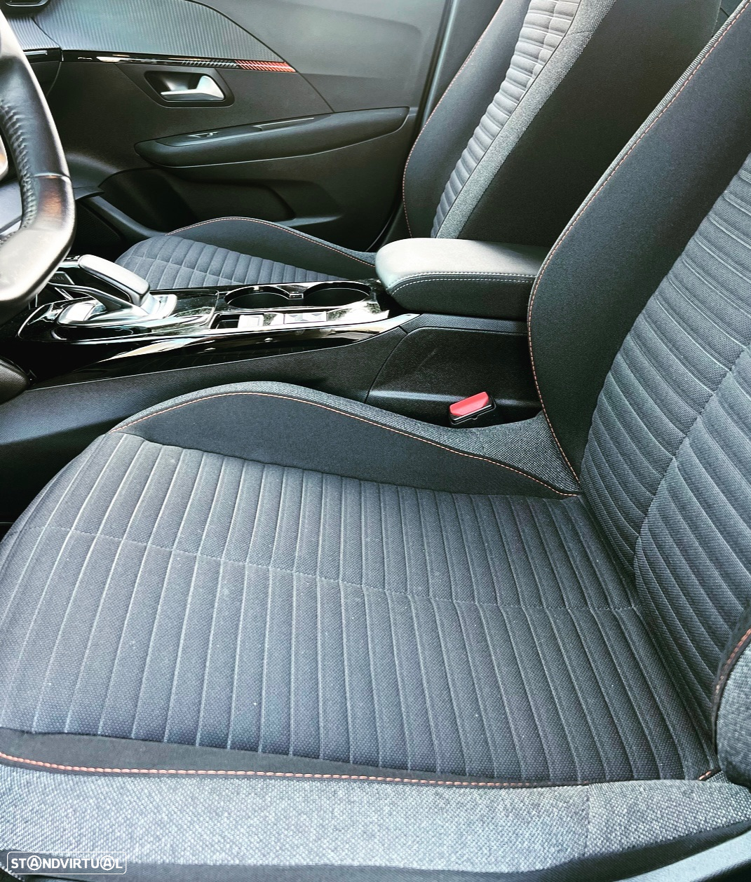Peugeot e-208 - 9