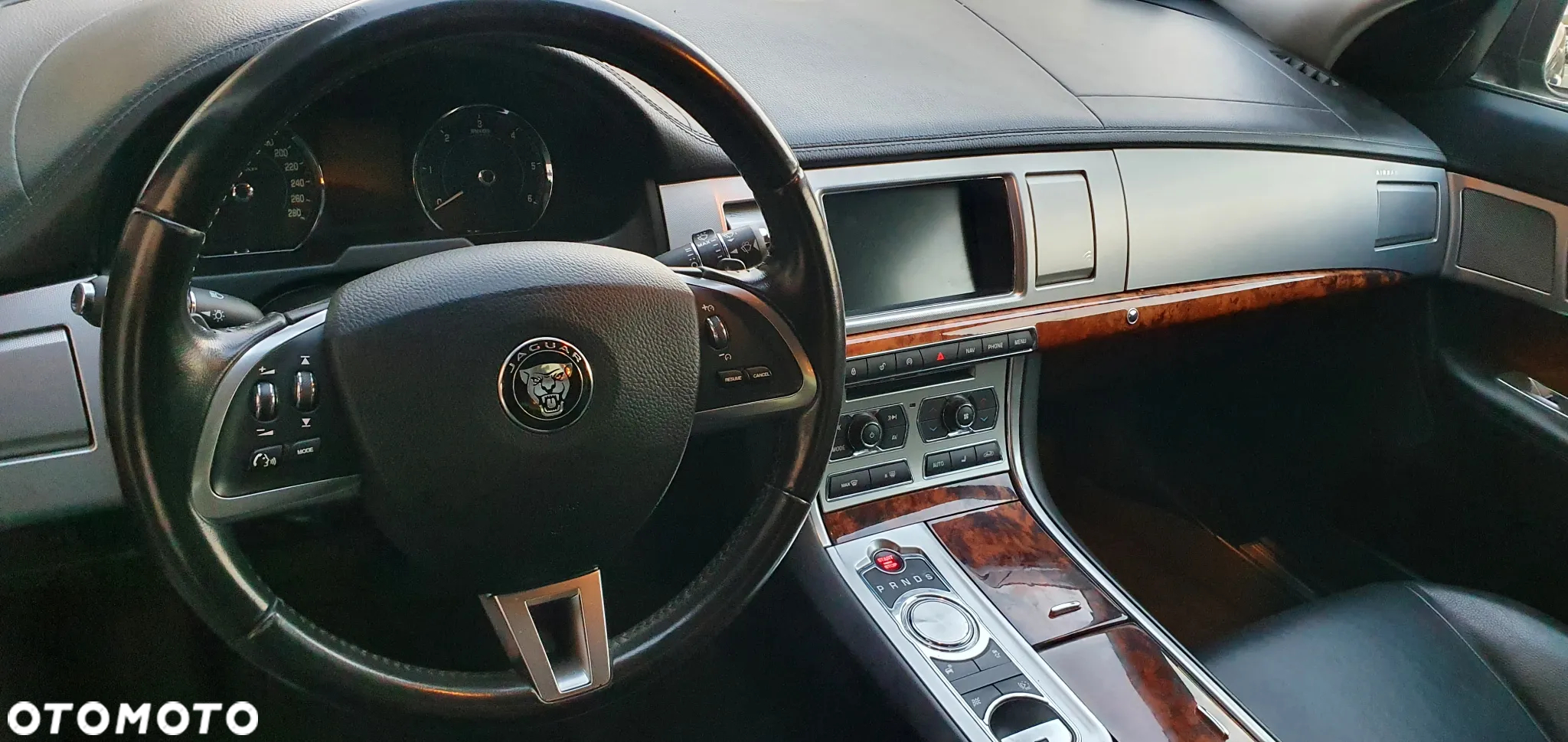 Jaguar XF - 14
