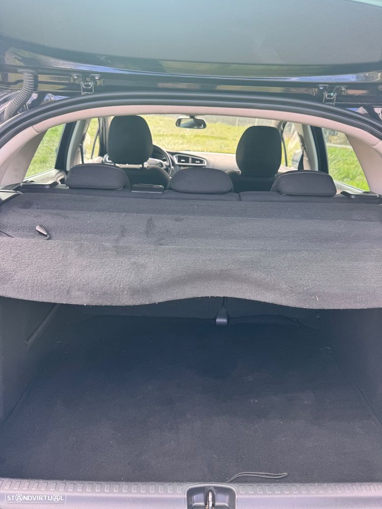 Citroën C4 e-HDi 110 Exclusive - 12