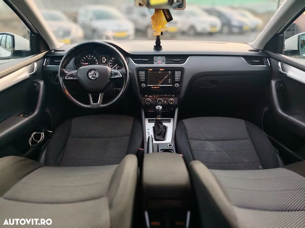 Skoda Octavia Combi 1.6 TDI (Green tec) DSG Style - 5