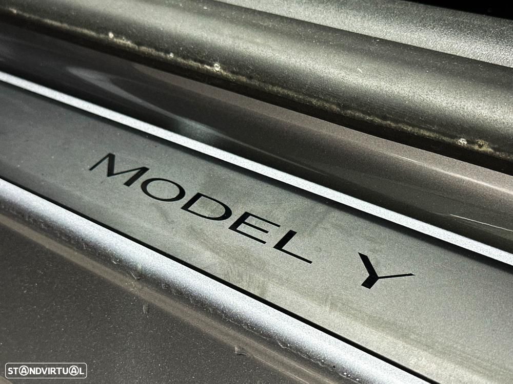 Tesla Model Y Performance Dual Motor AWD - 39