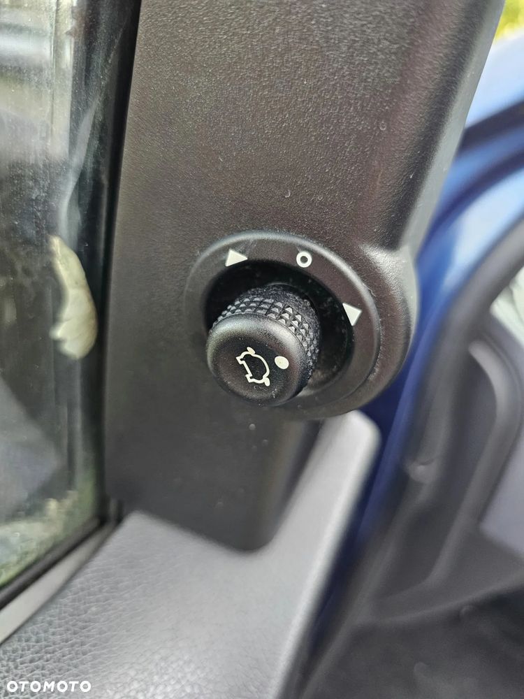 Ford Fiesta 1.4 Ambiente - 16