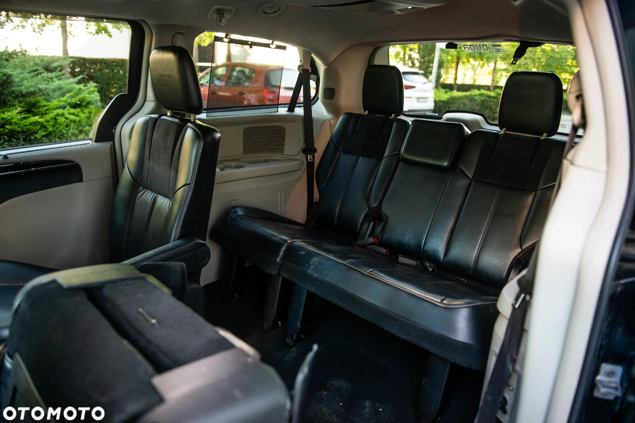 Chrysler Town & Country 3.6 Limited - 21