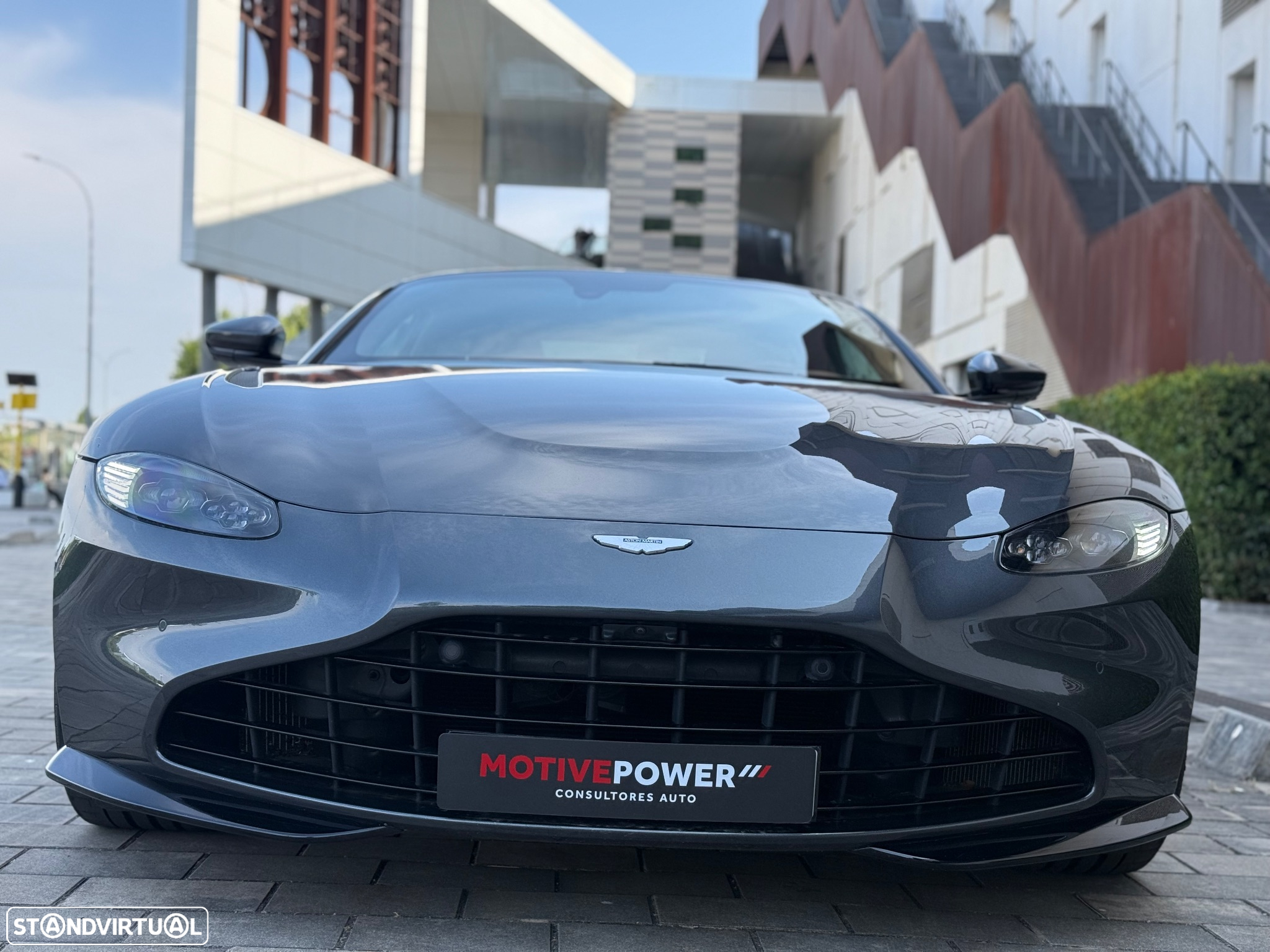 Aston Martin Vantage Roadster V8 - 7