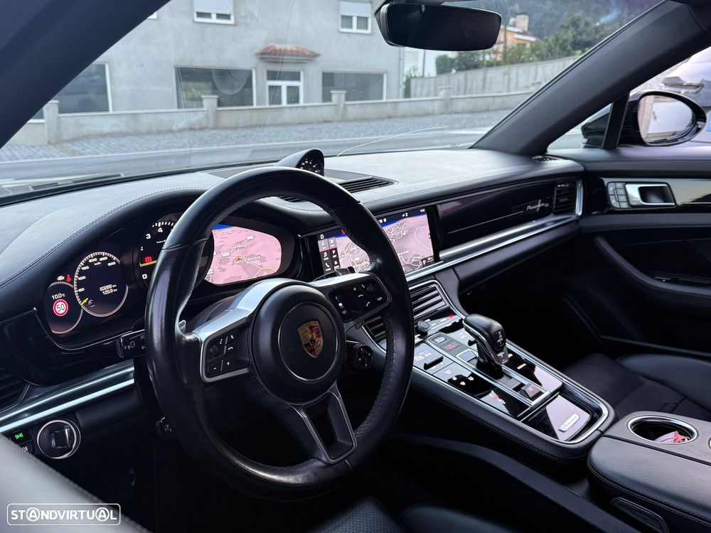 Porsche Panamera 4 E-Hybrid 10 Years Edition - 5