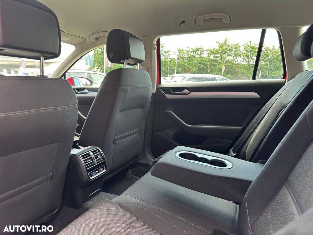 Volkswagen Passat - 24