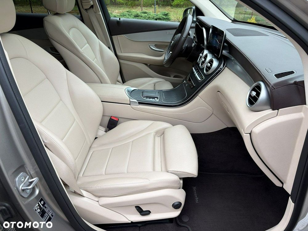 Mercedes-Benz GLC - 16