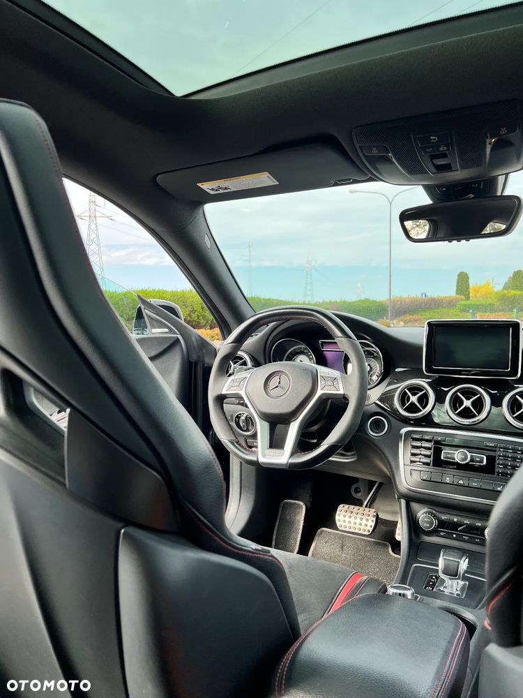 Mercedes-Benz CLA 45 AMG 4Matic 7G-DCT - 13