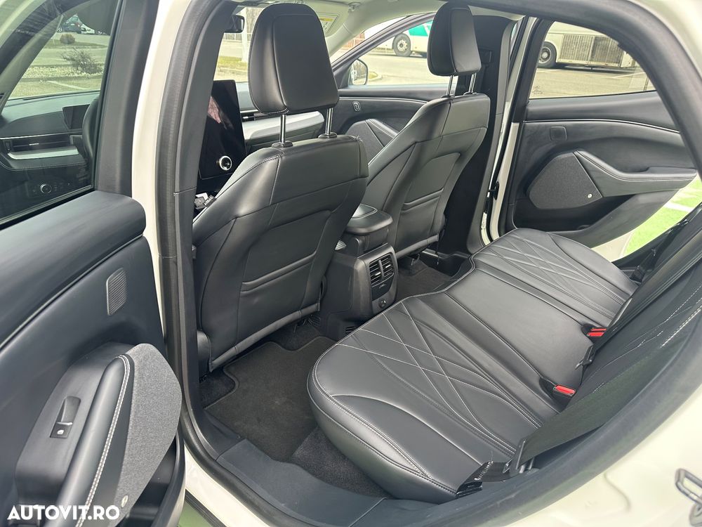 Ford Mustang Mach-E Standard - 13