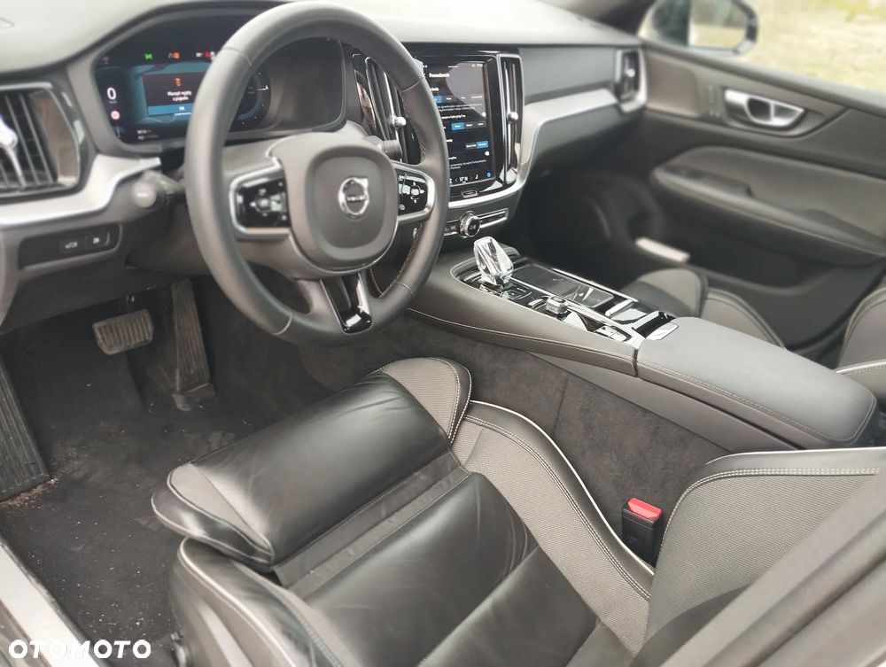 Volvo S60 T8 Recharge AWD Plus Dark - 34