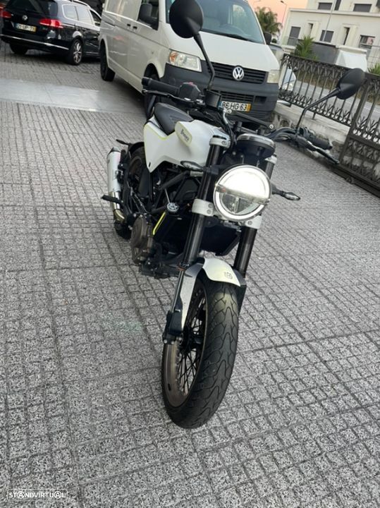 Husqvarna Vitpilen 401 - 8