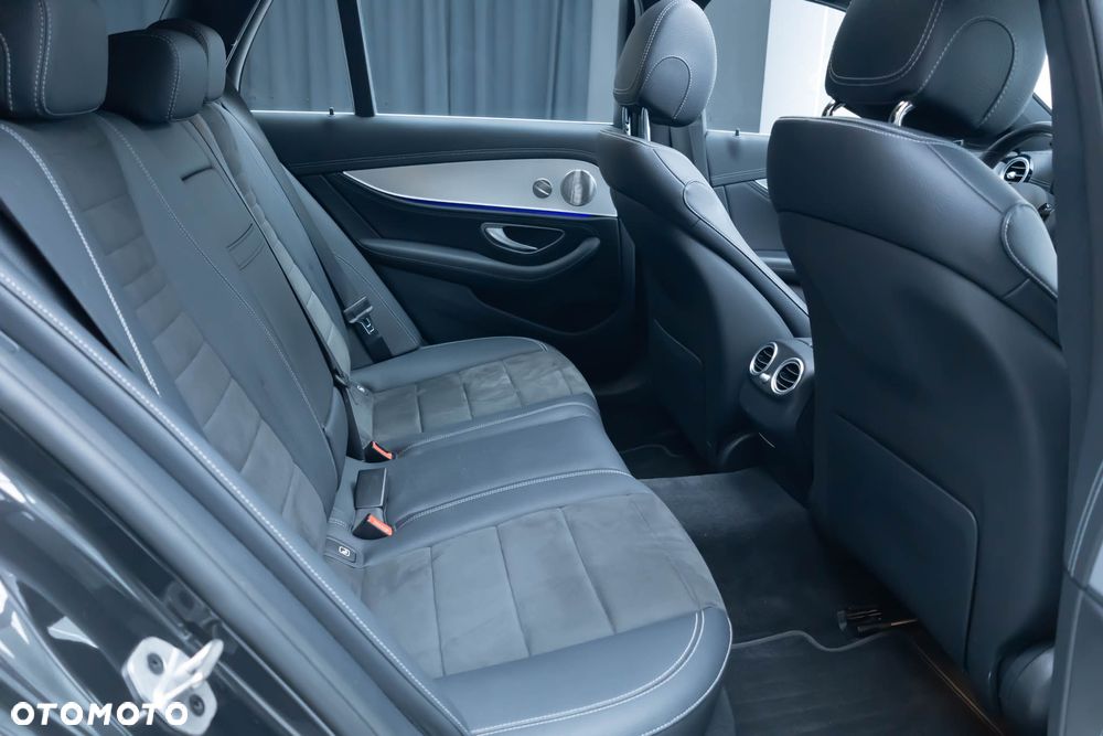 Mercedes-Benz Klasa E 300 de 4Matic 9G-TRONIC AMG Line - 36