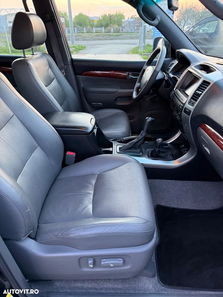 Toyota Land Cruiser 3.0 TD-4D Aut Executive - 13