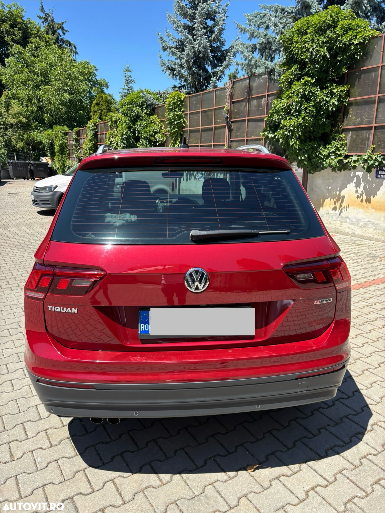 Volkswagen Tiguan 2.0 TSI 4Motion DSG OPF IQ.DRIVE - 2