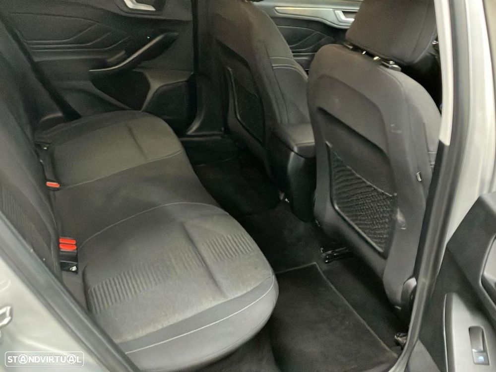 Ford Focus 1.0 EcoBoost Active X - 16