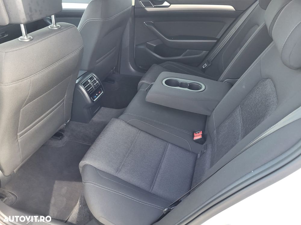 Volkswagen Passat - 8