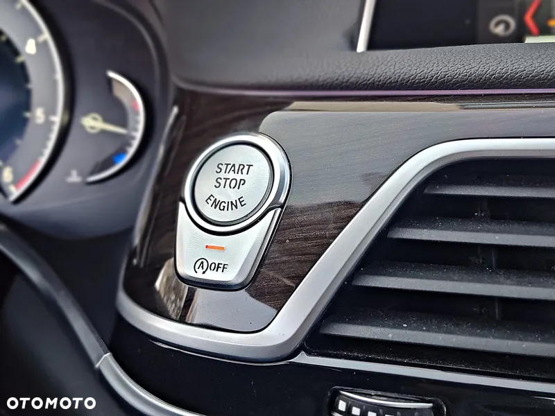 BMW Seria 7 730d xDrive - 27
