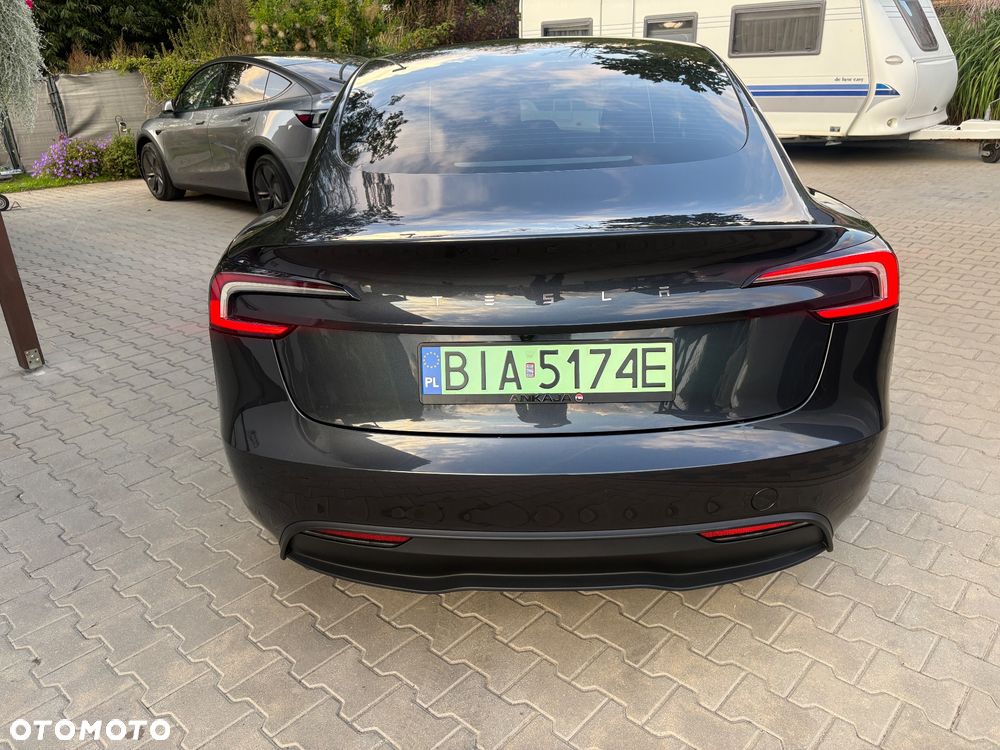 Tesla Model 3 - 25