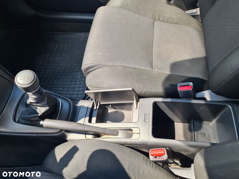 Toyota Avensis - 34