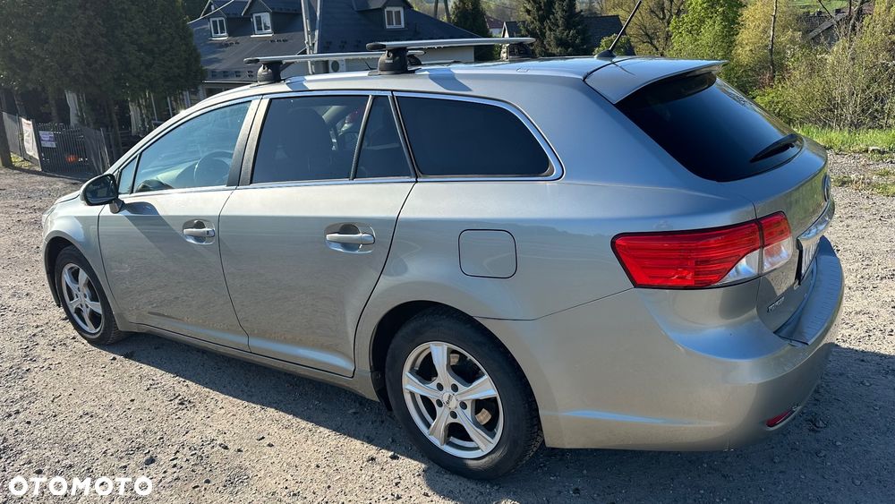 Toyota Avensis 2.0 D-4D - 6