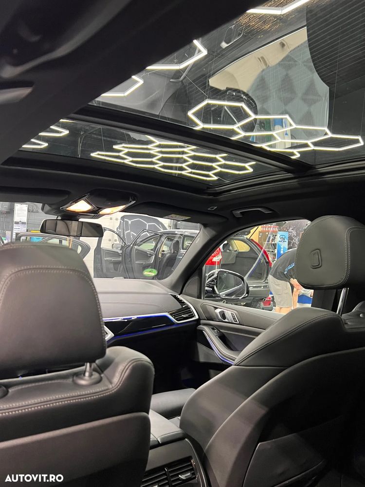 BMW X5 M M50i - 10