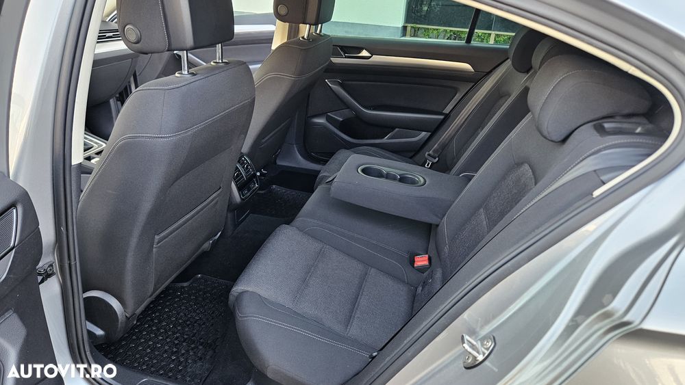 Volkswagen Passat 2.0 TDI DSG Comfortline - 9