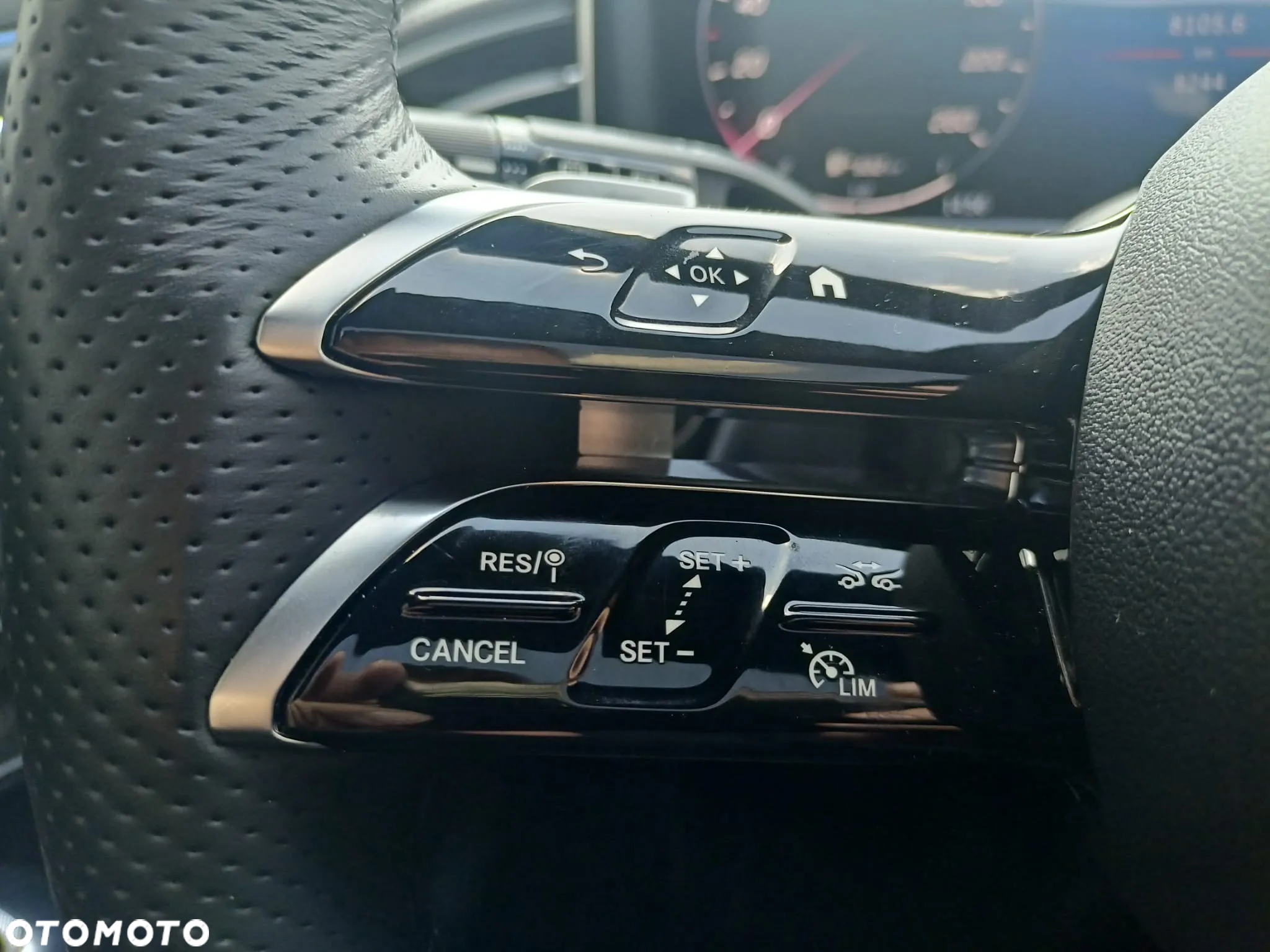 Mercedes-Benz Klasa E 300 PHEV AMG 9G-Tronic - 19
