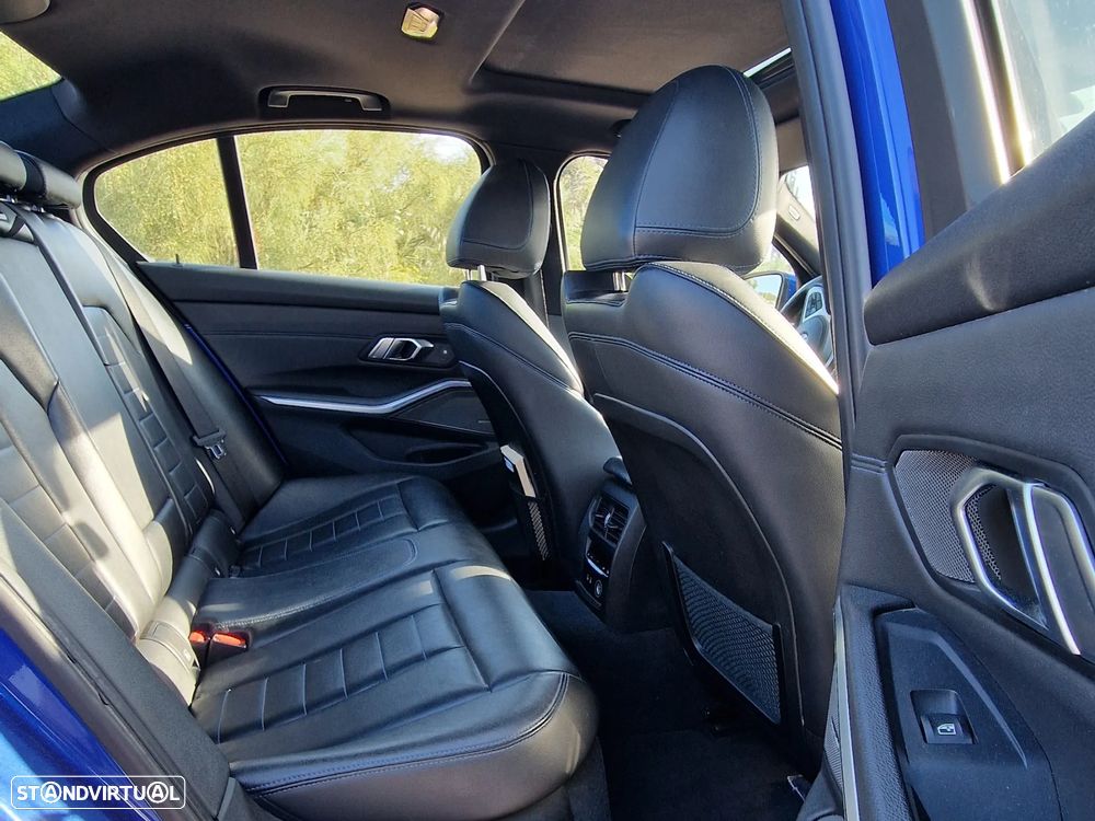BMW 330 i Pack M Auto - 40
