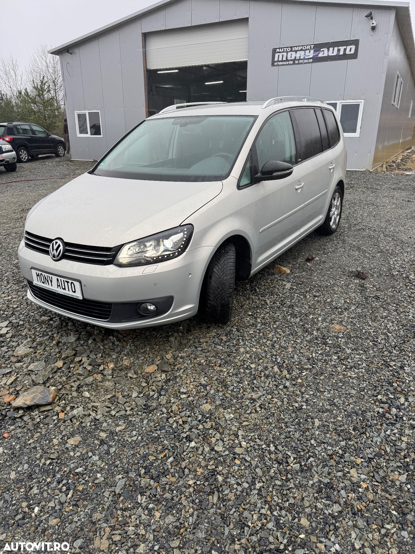 Volkswagen Touran 2.0 TDI DPF BlueMotion Technology Comfortline - 2