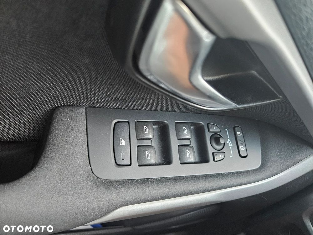 Volvo V40 D2 Momentum - 22