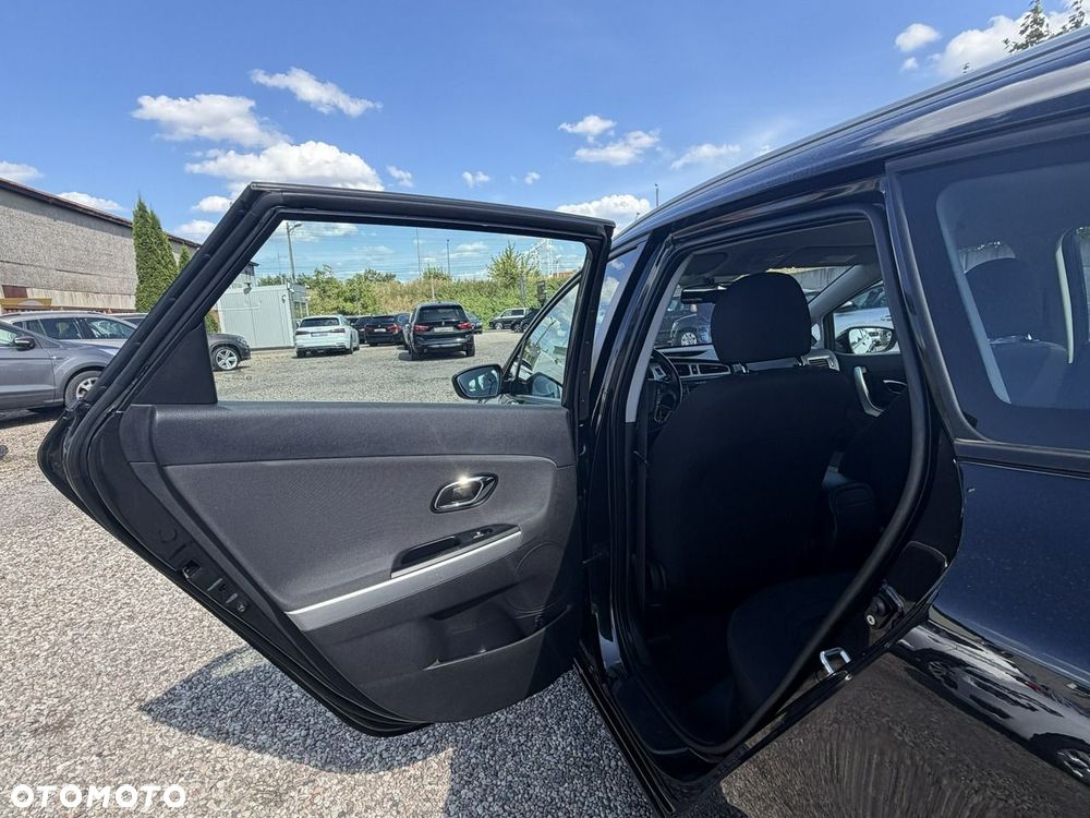 Kia Ceed - 34
