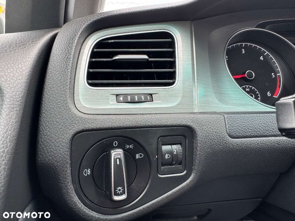 Volkswagen Golf - 12