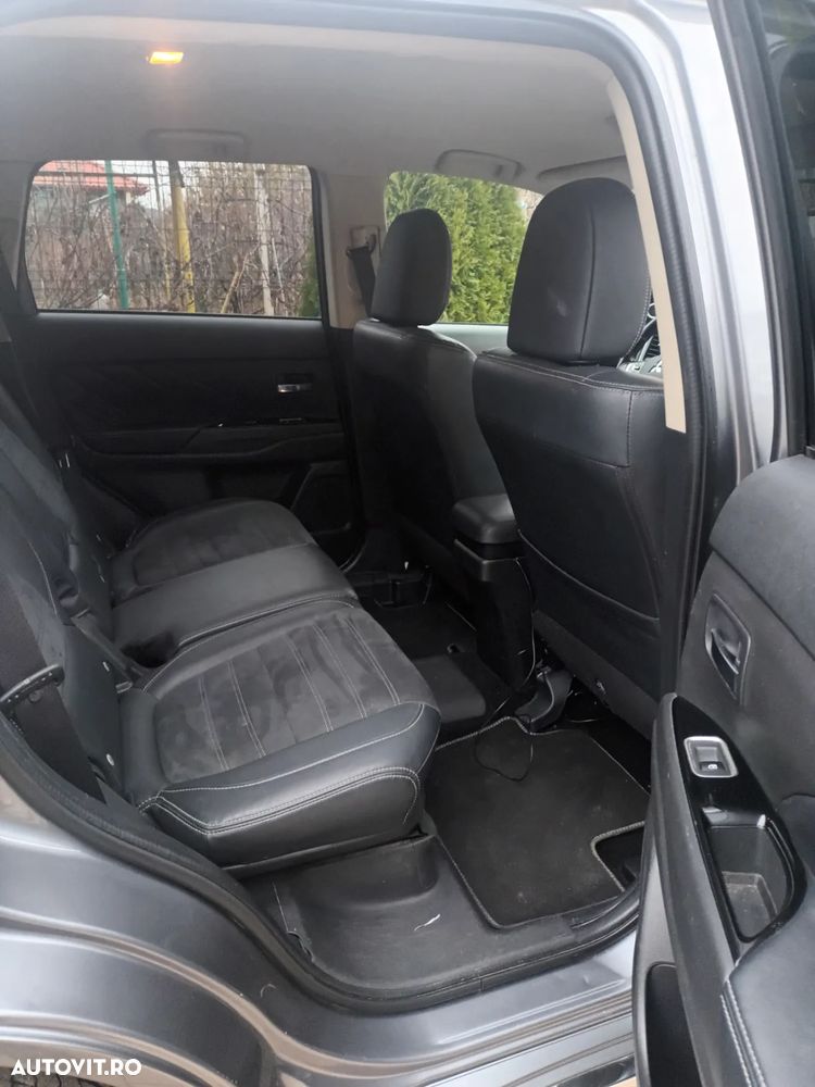 Mitsubishi Outlander 2.0 4WD CVT Plus - 13