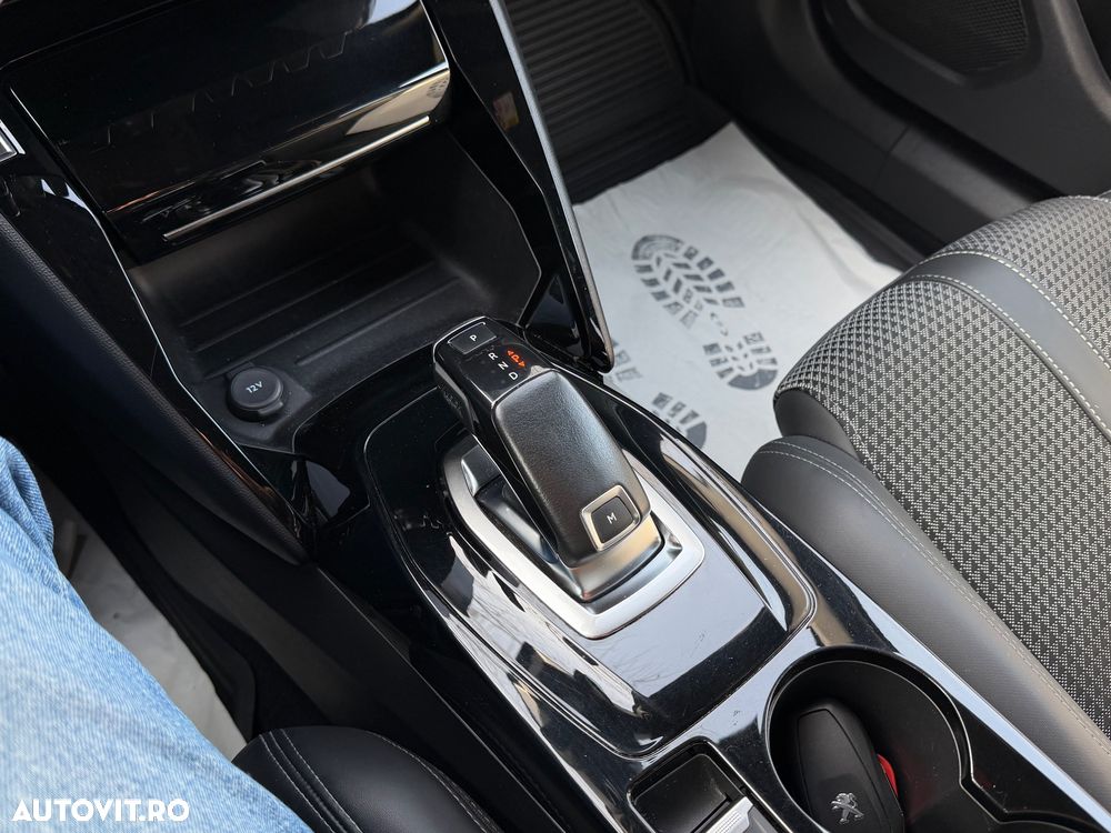 Peugeot 2008 1.5 BlueHDI STT EAT8 GT Line - 13